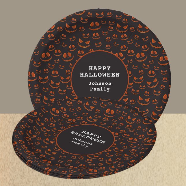 Kürbisaugen und Gras im Schwarzen Halloween-Party Pappteller (Pumpkin Eyes and Grins in Black Halloween Party Paper Plates)