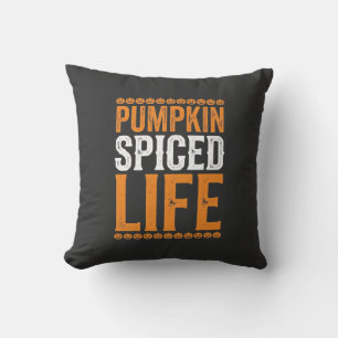 Kürbisgewürztes Leben Halloween-Typografie-Design_ Kissen