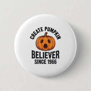 Kürbisgläubiger seit 1966 Vintage-Halloween-Design Button
