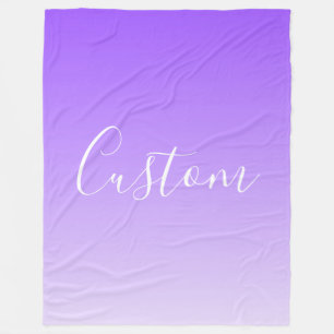 Kursiver Schriftname & editierbarer helllila Ombre Fleecedecke