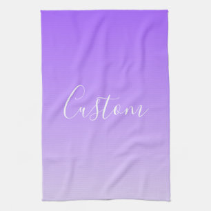 Kursiver Schriftname & editierbarer helllila Ombre Geschirrtuch