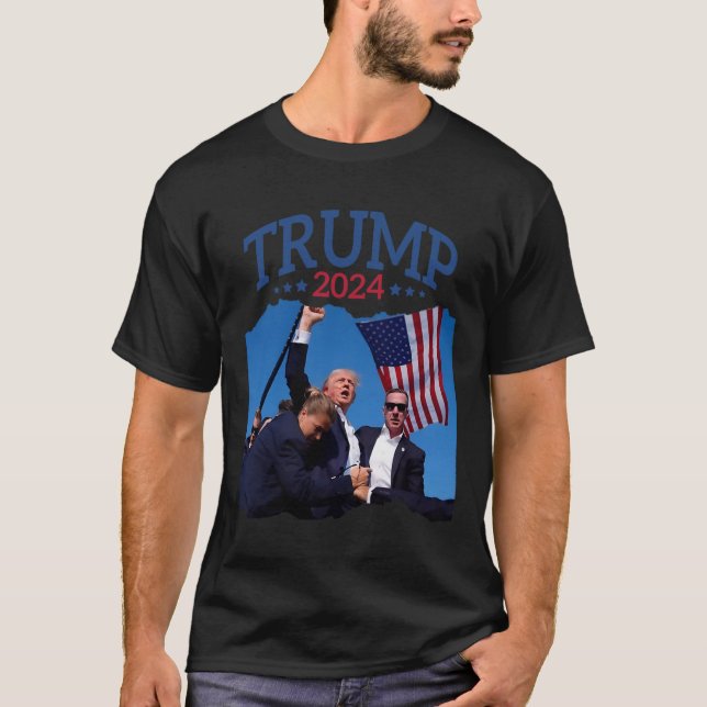 Kurze Faust gepumpt 2024 Beten für Trump nie geben T-Shirt (Vorderseite)