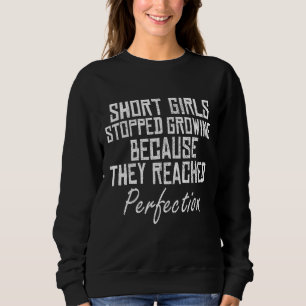 Kurze Mädchen hörten auf zu wachsen, weil sie P Sweatshirt