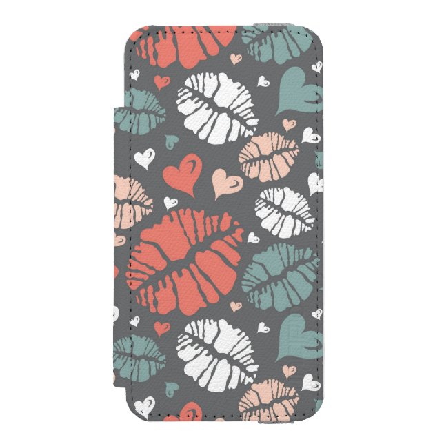 Kuss-Druck und Herz-Muster Incipio iPhone Geldbeutel-Hülle (Folio Vorderseite)