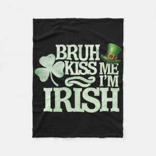 Küss mich, ich bin Ire Lustiger St. Patrick-Tag Fleecedecke