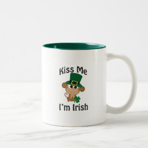 Küss mich, ich bin Irin! Affe Zweifarbige Tasse
