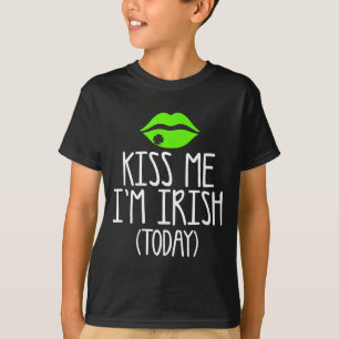 Küss mich, ich bin irisch Lustiger St. Patricks Ta T-Shirt