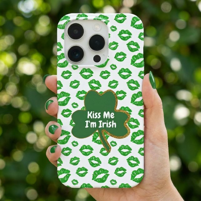 Küss mich, ich bin irisch Shamrock St. Patrick’s D iPhone Hülle (St Patricks Day Kiss Me I'm Irish Green & Gold Clover Phone Case)