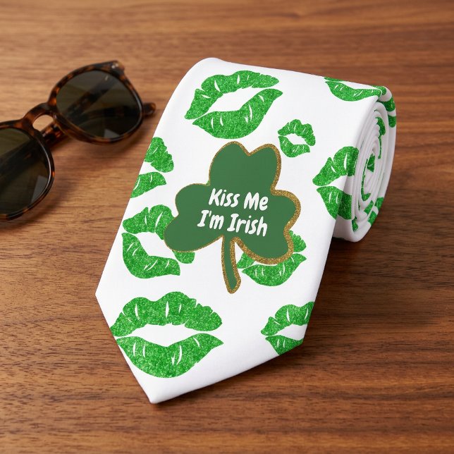 Küss mich, ich bin irisch Shamrock St. Patrick’s D Krawatte (St Patricks Day Kiss me I'm Irish White Green & Gold Clover Lips Tie)