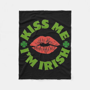 Küss mich, ich bin irisch St. Patricks Day Feier S Fleecedecke