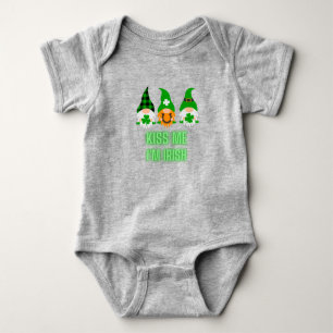 Küss mich, ich bin irisch St. Patricks Day Gnom Sh Baby Strampler