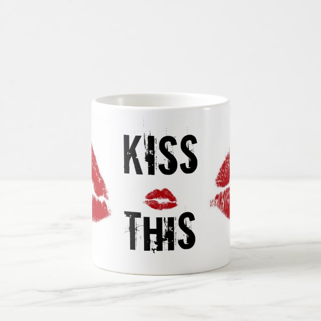 küssen Sie diesen Lippenstift Tasse (Mittel)