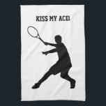 Küssen Sie mein lustiges Geschirrtuch des Asses<br><div class="desc">Küssen Sie mein lustiges Geschirrtuchgeschenk des Asses für Tennisspieler oder -trainer. Schwärzen Sie Silhouetteentwurf mit Schläger. Personalizable mit humorvollem Zitat, Sprichwort, Familiennamen, Familiennamen, Spaßtext, Monogramm etc. trägt Thema Geburtstagsgeschenkideen für ihn zur Schau. Groß für Vati, Ehemann, Ehefrau, Mamma, Partner, Kinder, Trainer, Co-Arbeitskraft, Chef, Kollegen, Vereinhaus etc. Verwenden Sie für waschendes...</div>