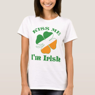 Küssen Sie mich, den ich irisches Shirt bin