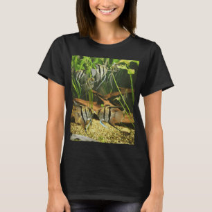 Küssende Skalarfische im Süßwasseraquarium T-Shirt