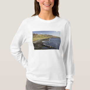 Küste bei Duntulm, Isle of Skye, Schottland, Verei T-Shirt