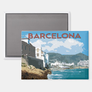 Küste von Barcelona, Spanien mit Strand und Bergen Magnet