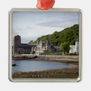 Küstenansicht mit historischen Gebäuden, Oban, Ornament Aus Metall