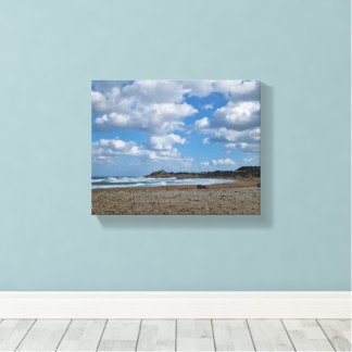 Küstenbrise - Bewölkter Himmel und Sonnige Gestade Leinwanddruck