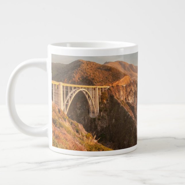 Küstenlinie | Bixby Bridge, Big Sur California Jumbo-Tasse (Links)