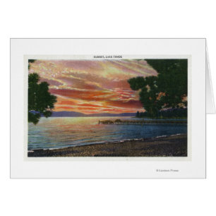 Küstenlinie-Sonnenuntergang-Ansicht mit Pier