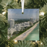 Küstenlinie | Urban Beach, Miami, Florida Ornament Aus Glas<br><div class="desc">Dieses phantastische Getty Images Foto besticht durch die urbane Strandlandschaft von Miami, Florida.</div>