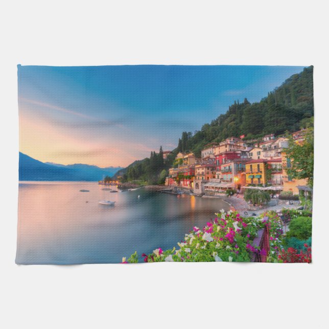 Küstenlinie | Varenna, Lombardei, Italien Geschirrtuch (Horizontal)