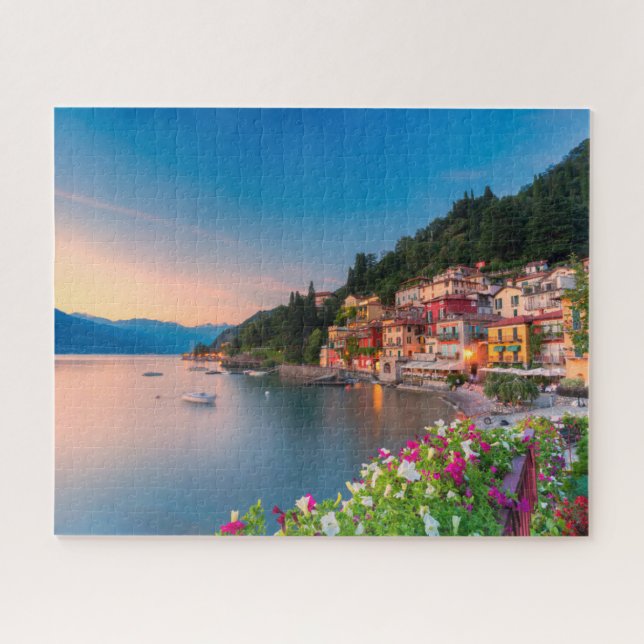 Küstenlinie | Varenna, Lombardei, Italien Puzzle (Horizontal)