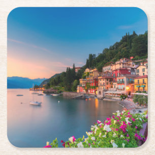 Küstenlinie   Varenna, Lombardei, Italien Rechteckiger Pappuntersetzer