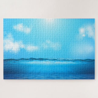 Küstenserentität, Ozean mit blauem Himmel und weiß Puzzle