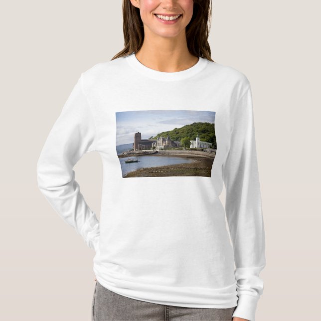Küstensicht mit historischen Gebäude, Oban, T-Shirt (Vorderseite)
