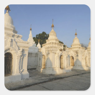 Kuthodaw Pagoda in Mandalay, bekannt als Quadratischer Aufkleber