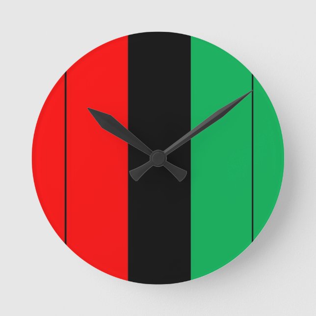 Kwanzaa färbt rotes schwarzes grünes runde wanduhr (Vorderseite)