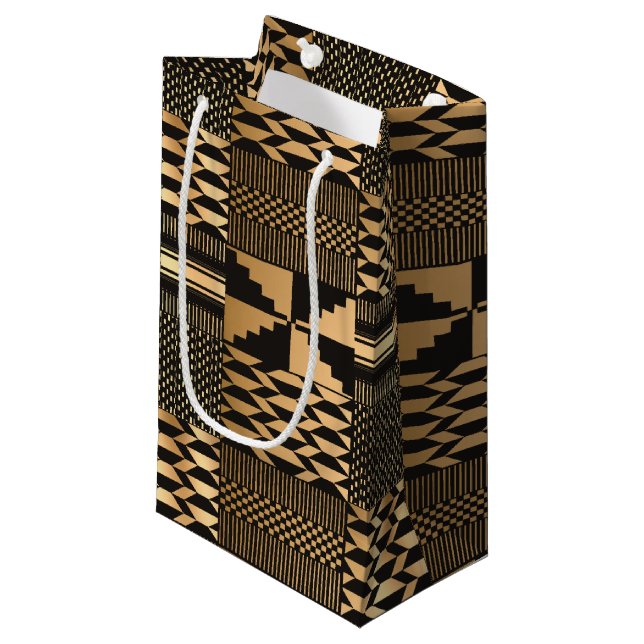 Kwanzaa Kente Print (Schwarz/Gold) Kleine Geschenk Geschenktüte (Vorderseite Schrägansicht)