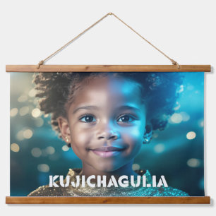 KWANZAA - KUJICHAGULIA - WANDTEPPICH MIT HOLZRAHMEN