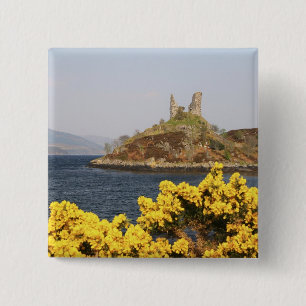 Kyleakin, Schottland. Die alten Ruinen von 2 Button