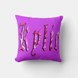 Kylie, Name, Logo, Lila Drehkissen. Kissen
