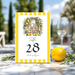 "La Dolce Vita" Lemon Grove Italienische Hochzeit Tischnummer<br><div class="desc">Mit dieser bezaubernden Hochzeitskarte "La Dolce Vita" führen Sie Ihre Gäste zu ihren Tischnummern. Dieses Design mit einer malerischen Zitronengrove-Illustration, eleganter Typografie und lebhaften gelben gestreiften Akzenten ergänzt perfekt ein mediterranes oder italienisches Hochzeitsthema. Es ist vollständig mit den Namen der Ehepaare und den Einzelheiten der Hochzeit anpassbar und ist die...</div>