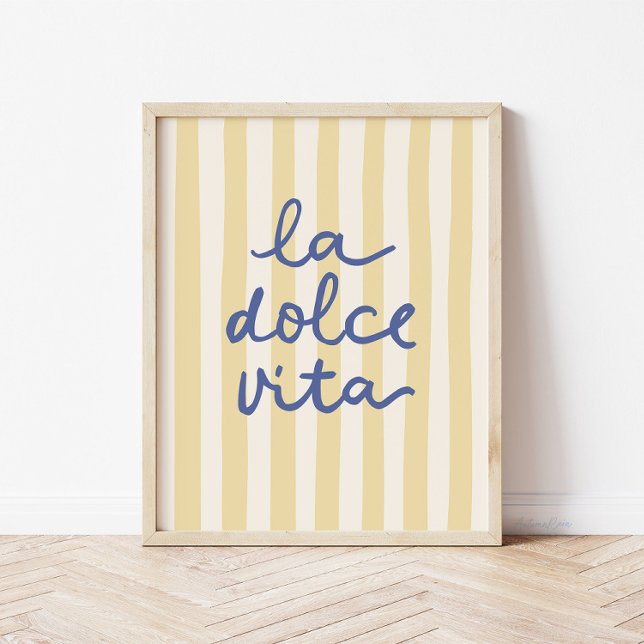 La Dolce Vita Mediteran Italienisches Positano Poster (La Dolce Vita print in yellow and blue with doodle script)