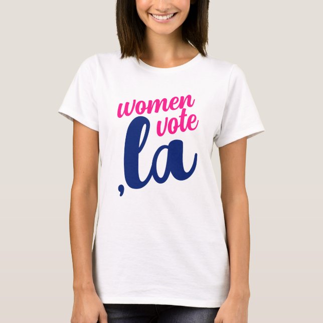 ,la Kamala Frauen wählen scharf rosa blauen Text T-Shirt (Vorderseite)