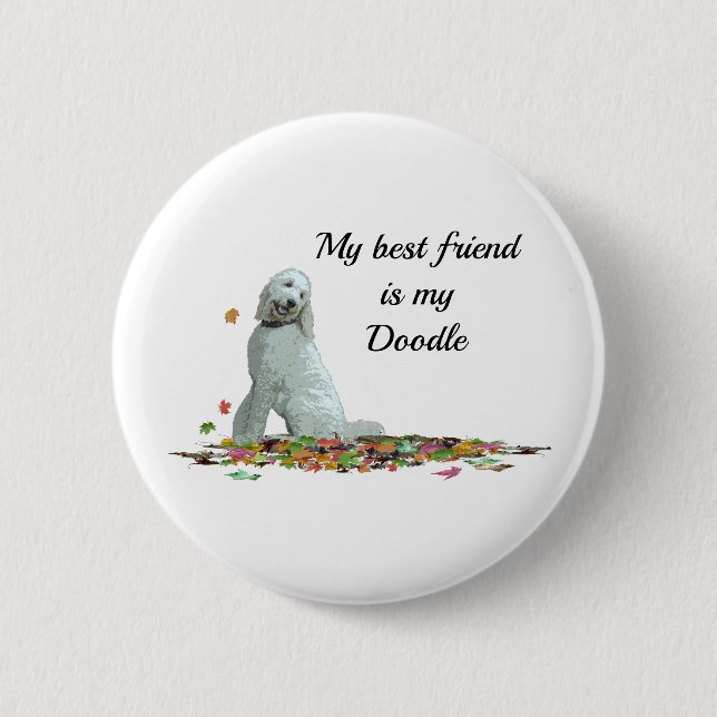 Labradoodle Hund in Blätter Anführungszeichen Butt Button (Vorderseite)