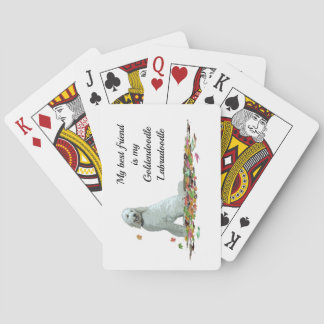 Labradoodle Hund in Blätter, die Karten spielen Spielkarten