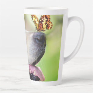 Labrador And Butterfly Throw Pillow Milchtasse