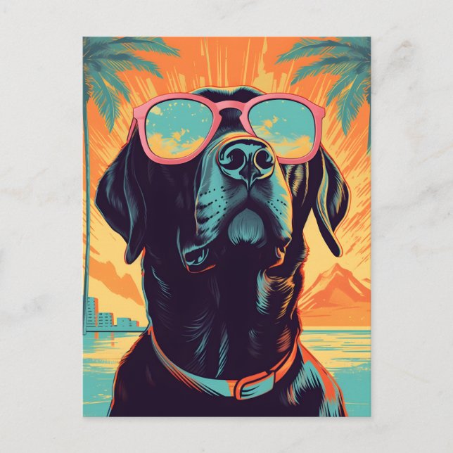 Labrador mit Sonnenbrille am Strand Postkarte (Vorderseite)