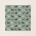 Labrador Retriever Hund Silhouetten Muster Labrado Schal<br><div class="desc">Labrador Retriever Hund Silhouetten Muster mit Schwarzen Labradoren,  Gelben Labradoren,  Schokolade-Labradoren und Fox Red Labradors. Dieses Hundemuster Schal ist ein perfektes Geschenk für Labrador Liebhaber! ©Jenn Inaschvili</div>