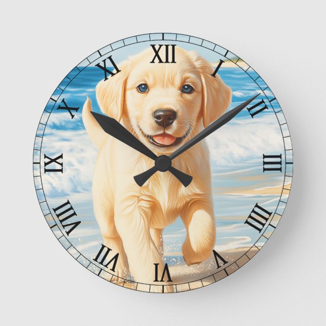 Labrador Retriever Puppy on Beach Runde Wanduhr (Vorderseite)