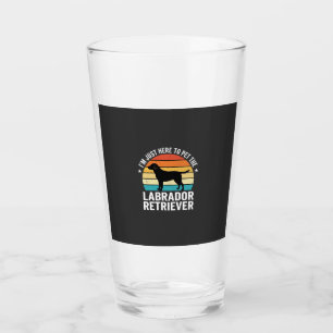 Labrador Retriever Retro-Hund streicheln Glas