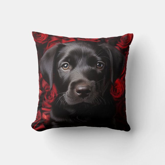 Labrador Retriever Welpe mit Rose Kissen (Vorderseite)