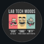 Labrador Tech Moods Laboratory Science Technician  Runder Aufkleber<br><div class="desc">Dieses lustige Labortechniker Design für Damen und Herren,  die ihre Labor- und Wissenschaftsarbeit Liebe haben. Zeigen Sie,  dass Sie ein stolzer Labrador-Tech sind. Im Labormotiv ist der zitierte Labrador Tech Moods.</div>