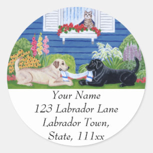 Labradoren im Gartenadressen-Label Runder Aufkleber